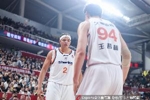 今晚缺阵！记者：洛夫顿王哲林留在上海治疗伤势 未随队来到宁波